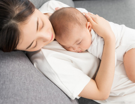 宝宝睡觉老是哼哼唧唧怎么回事