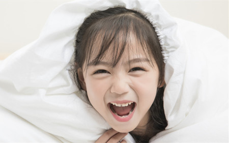 小女孩英文名大全及寓意 小女孩英文名大全及寓意