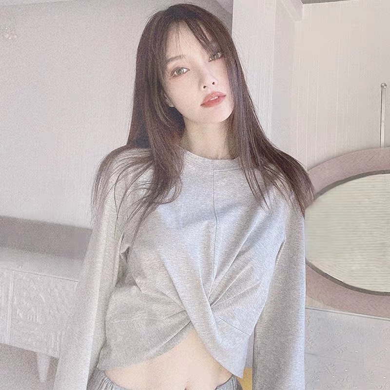 李小璐为自家网店当模特 秀蚂蚁腰超性感马甲线吸睛