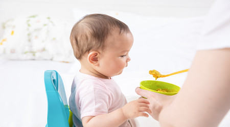 几个月添加辅食比较好?妈妈们这些问题一定要搞清楚!