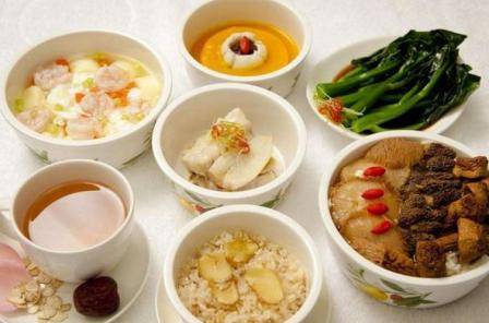 女人坐月子吃什么好 坐月子食谱三个阶段有利于产奶和孕妇健康