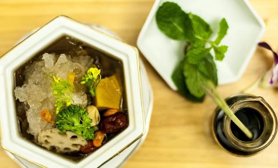 产后多久可以吃燕窝 产后多久可以吃燕窝