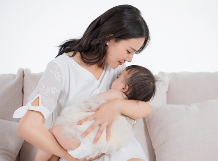 四个月宝宝厌奶期怎么办