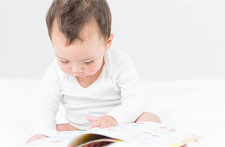 宝宝用尿不湿出现红点怎么办