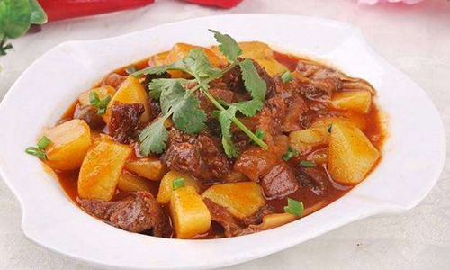 牛肉炖土豆的做法,牛肉炖的软烂土豆入味的小窍门