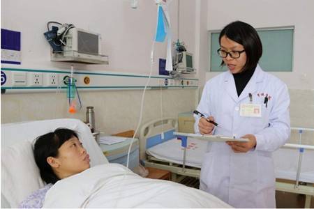 女生用四个方法测怀孕准爆了,怀孕初期的身体症状表现