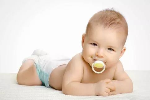 宝宝睡觉不踏实的原因 宝宝睡觉易惊醒怎么回事