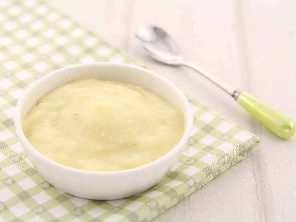 五个月宝宝可以吃苹果泥吗