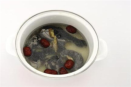 产后适合下奶的家常食谱推荐