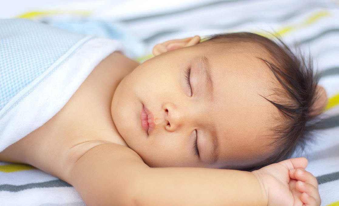 宝宝睡觉不老实,总是扭来扭去是怎么回事？