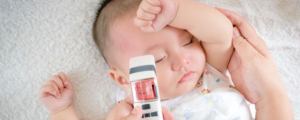 冬天宝宝反复发烧怎么办 抗病指南要记牢 冬天宝宝反复发烧怎么办 抗病指南要记牢