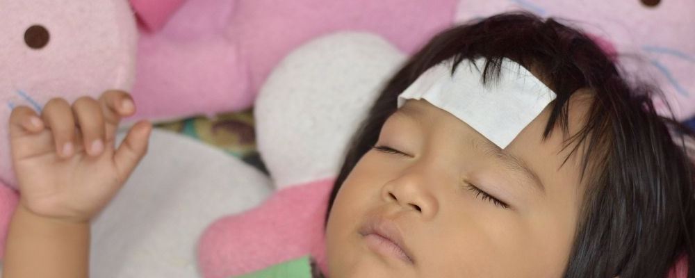 冬天宝宝反复发烧怎么办 抗病指南要记牢 冬天宝宝反复发烧怎么办 抗病指南要记牢