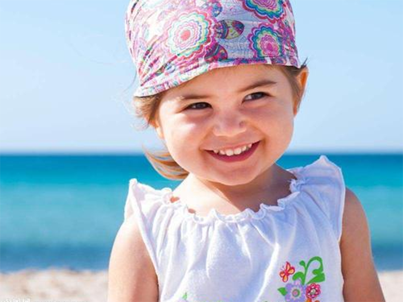 小孩有点地包天,手术矫正要20万,有什么可以不动手术的方法？