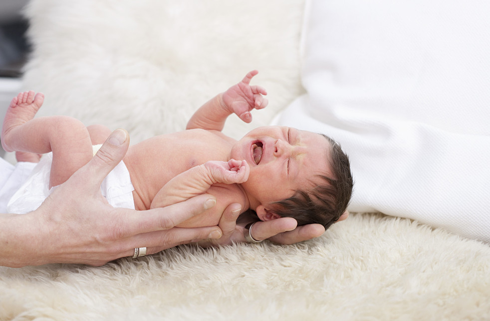 宝宝得了＂母乳性黄疸＂是母乳的锅？一定要停母乳吗？