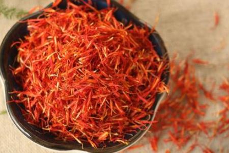 用两种花花熬汤能缓解痛经