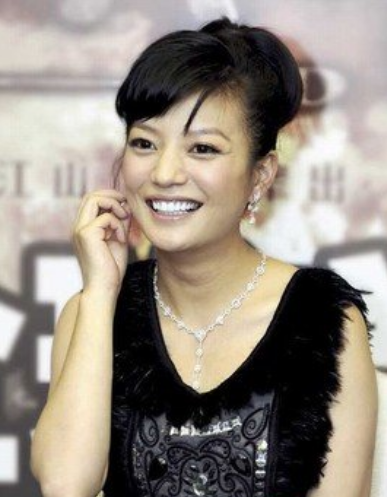 母乳喂养和奶粉喂养,差距大的不是一点,看看赵薇和章子怡就懂了