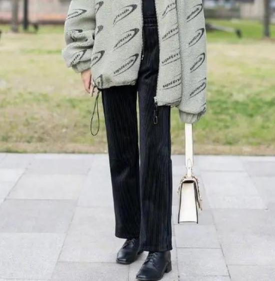 2021流行的5款裤子穿出时髦显瘦的效果（图）