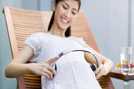 音乐胎教有什么注意事项？音乐胎教时准妈妈要怎么做