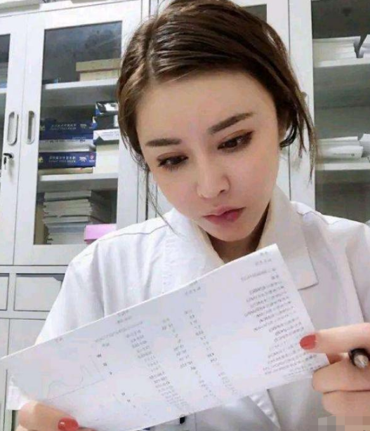 金刚芭比火了,曾被质疑不能生育,如今怀孕6个月仍坚持撸铁