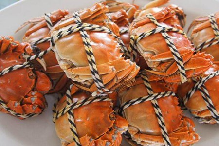 吃了螃蟹过敏如何处理？这三个女人吃螃蟹过敏紧急处理