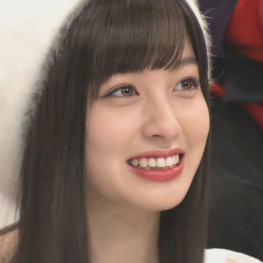 桥本环奈天使面孔女优性感写真