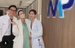 胡杏儿挺8个月孕肚探班闺蜜,肚大如箩状态好,临盆在即注意些啥