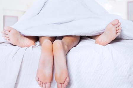 同房后立即排尿和洗能受孕吗？女性同房时注意事项