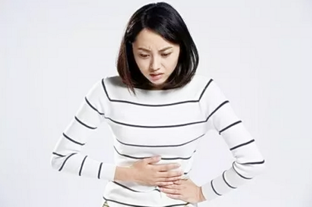 痛经不要怕,生个娃就好了！传闻生育能改善痛经是真的吗？