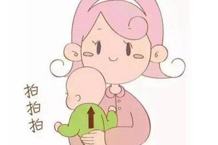 喂奶怎么预防宝宝呛奶 新手爸妈这样做避免宝宝吐奶呛奶