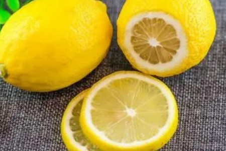 孕妇可以喝柠檬水吗？孕期喝柠檬注意事项
