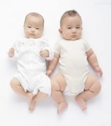 【新生儿打嗝】新生儿打嗝是什么原因_新生儿打嗝如何处理