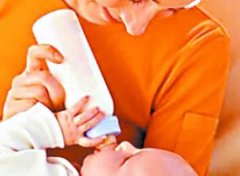 【奶粉喂养】奶粉喂养的正确方法_奶粉喂养注意事项