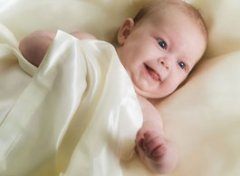 【扁平足】宝宝扁平足形成的原因_宝宝扁平足有什么危害_婴儿扁平足怎么矫正