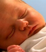 【新生儿睡眠】新生儿睡眠不好的原因_新生儿睡眠不好怎么办