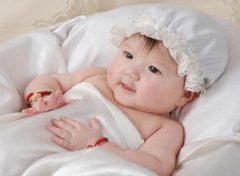 【婴儿睡觉惊醒】婴儿睡觉惊醒是怎么回事_婴儿睡觉惊醒怎么办