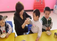 【雇保姆】请保姆带孩子好吗_雇保姆注意事项