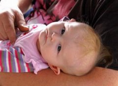 【宝宝大便干燥怎么办】宝宝大便干燥怎么调理_宝宝大便干燥吃什么食物好