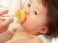 【奶瓶龋】奶瓶龋齿是怎么形成的_奶瓶龋齿怎么办