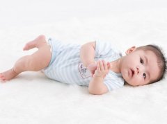 一岁半宝宝身高体重_一岁半宝宝教育_一岁半宝宝食谱