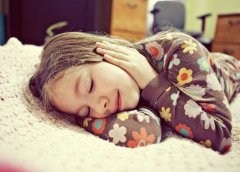 【宝宝4岁7个月】4岁7个月宝宝发育指标_4岁7个月宝宝怎么教育