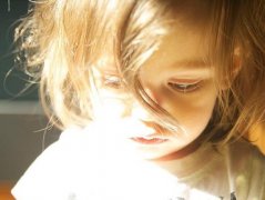 【宝宝4岁11个月】4岁11个月宝宝发育指标_4岁11个月宝宝怎么教育