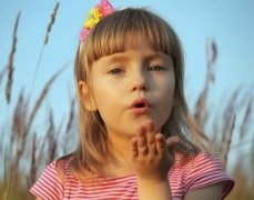 【宝宝5岁4个月】5岁4个月宝宝发育指标_5岁4个月宝宝怎么教育