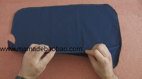 如何做一件斗篷: 8 步骤（斗篷主体）