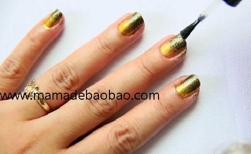 如何做渐变美甲: 15 步骤（用化妆棉美甲）