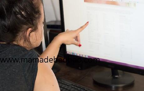 3种方法来洗掉头发上的黑色染发剂（使用除色剂）