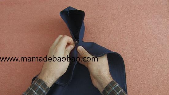 如何做一件斗篷: 8 步骤（斗篷主体）