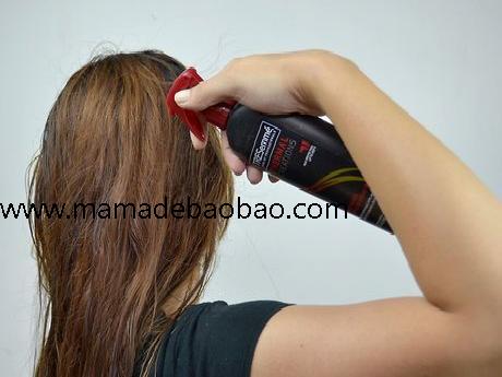 如何用直发器拉直头发: 15 步骤（拉直前的准备工作）