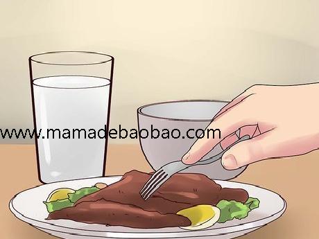 如何减大腿: 8 步骤(饮食,适合的运动)