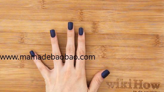 3种方法来不用甲片胶贴假指甲（用双面胶粘贴假指甲）