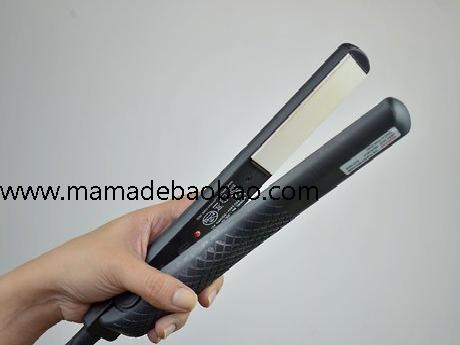 如何用直发器拉直头发: 15 步骤（拉直前的准备工作）